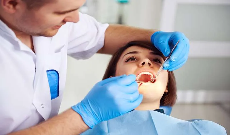 مواد عصب کشی دندان و تاثیر آن بر هزینه