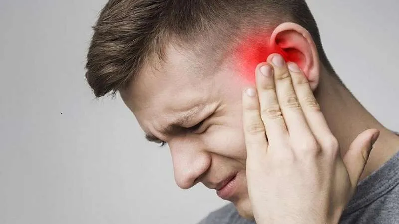 درد گوش بعد از ایمپلنت