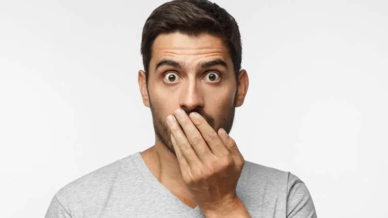 آیا ایمپلنت باعث بوی بد دهان می شود؟