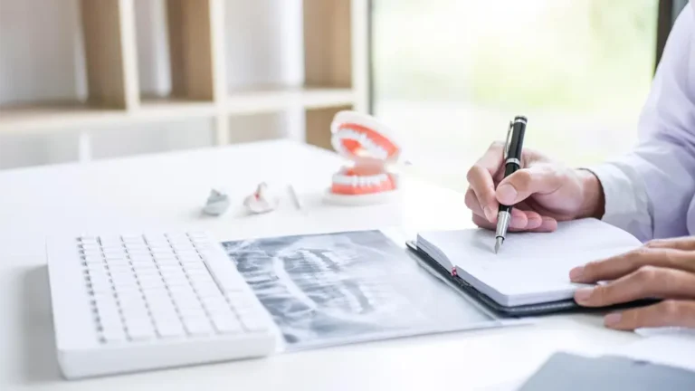 معاینه کامل دهان و دندان